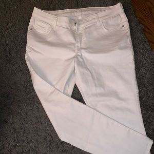White skinny jeans